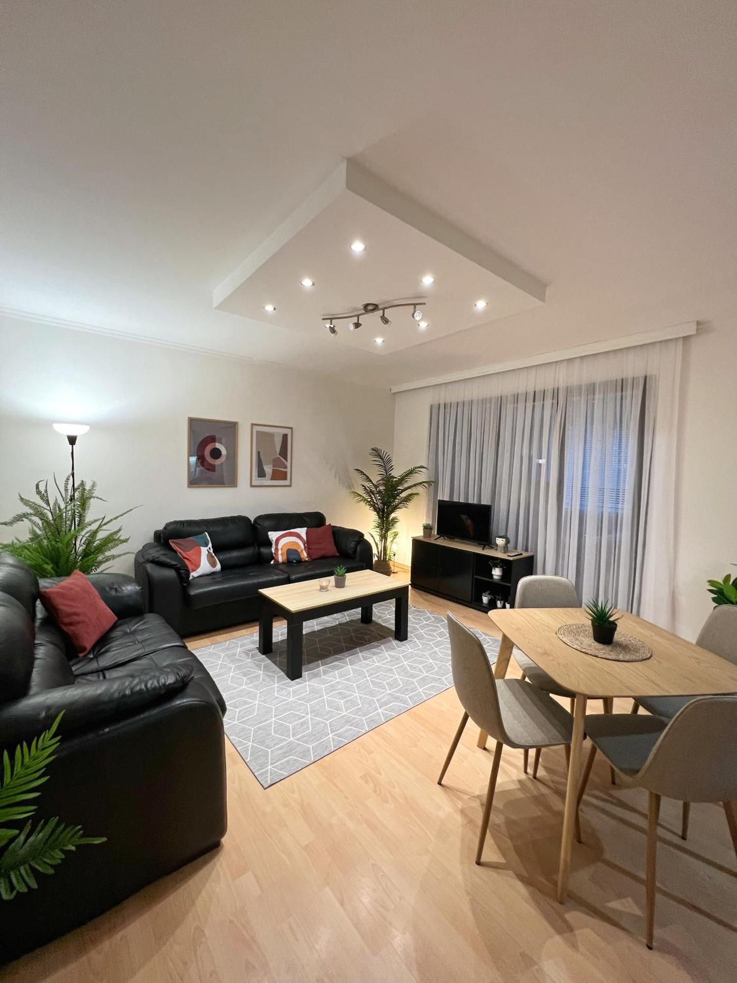 Charming 2 Bedroom Apartment 스코페 외부 사진